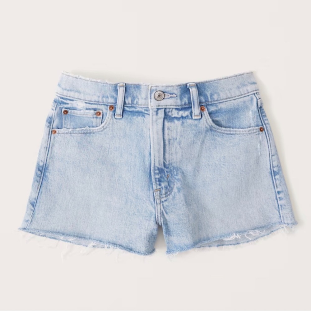 Abercrombie mom short light wash size 35